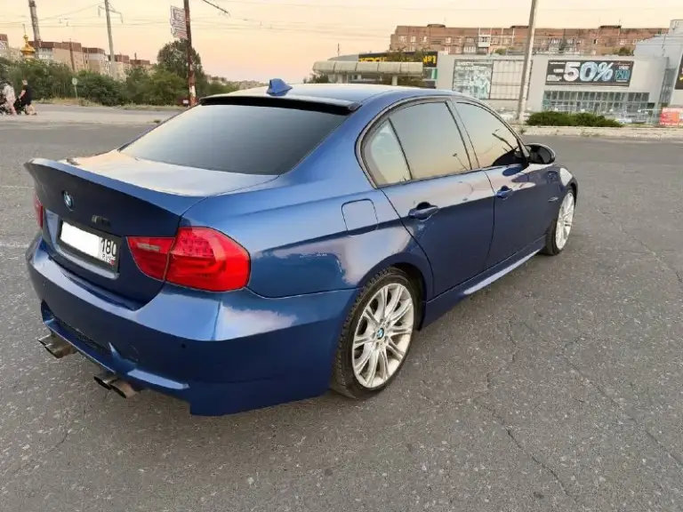 Bmw 325xi, 2007 год.
Под капотом — бензиновый двигатель n52b30af объёмом 3.0 литра, полный привод и классический автомат.
Пробег 171 500 км.
Автомобиль в хорошем состоянии: оцинкованный кузов без коррозии, стёкла оригинальные. Работает ровно, коробка переключает чётко, климат-контроль холодит.
Автомобиль полностью обслужили, сел и поехал.
Документы в полном порядке, техосмотр пройден, продажа от собственника.
Цена — 950 000 рублей.
Есть комплект хороших дисков r19 с резиной в сборе.
Город: донецк. Телефон: +79493710826 (есть мах, telegram). По запросу отправим видеообзор автомобиля.
📲 Tg: @oleg_bbb1
📞 Звоните: +7(949)3710826 - фотография - 5