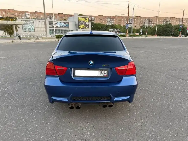 Bmw 325xi, 2007 год.
Под капотом — бензиновый двигатель n52b30af объёмом 3.0 литра, полный привод и классический автомат.
Пробег 171 500 км.
Автомобиль в хорошем состоянии: оцинкованный кузов без коррозии, стёкла оригинальные. Работает ровно, коробка переключает чётко, климат-контроль холодит.
Автомобиль полностью обслужили, сел и поехал.
Документы в полном порядке, техосмотр пройден, продажа от собственника.
Цена — 950 000 рублей.
Есть комплект хороших дисков r19 с резиной в сборе.
Город: донецк. Телефон: +79493710826 (есть мах, telegram). По запросу отправим видеообзор автомобиля.
📲 Tg: @oleg_bbb1
📞 Звоните: +7(949)3710826 - фотография - 6