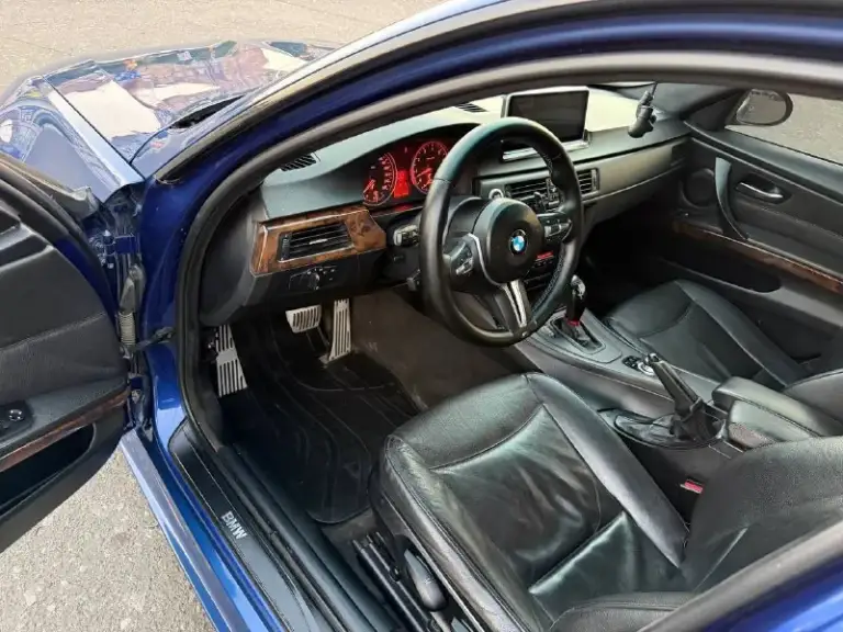 Bmw 325xi, 2007 год.
Под капотом — бензиновый двигатель n52b30af объёмом 3.0 литра, полный привод и классический автомат.
Пробег 171 500 км.
Автомобиль в хорошем состоянии: оцинкованный кузов без коррозии, стёкла оригинальные. Работает ровно, коробка переключает чётко, климат-контроль холодит.
Автомобиль полностью обслужили, сел и поехал.
Документы в полном порядке, техосмотр пройден, продажа от собственника.
Цена — 950 000 рублей.
Есть комплект хороших дисков r19 с резиной в сборе.
Город: донецк. Телефон: +79493710826 (есть мах, telegram). По запросу отправим видеообзор автомобиля.
📲 Tg: @oleg_bbb1
📞 Звоните: +7(949)3710826 - фотография - 9