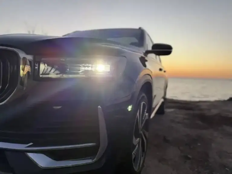 Продается эффектный и современный geely monjaro 2023
•Автомобиль выглядит дорого, притягивает взгляды и выделяется в потоке
•Год выпуска: 2023
•Пробег: 26 000 км
•Полностью родной окрас, без дтп.
•Комплектация максимальная.
•Автомобиль покупался новым, эксплуатировался бережно и аккуратно.
•На гарантии до 150 000 км или 5 лет использования.
•Полностью обслужен.
•То каждые 9 000 км у официально дилера.
•Все документы сохранены.
•Чистый ухоженный салон, без повреждений и посторонних запахов.
3 370 000
+79900096592 Даниил
📲 Tg: данил
📞 Звоните: +7(990)0096592 - фотография - 4