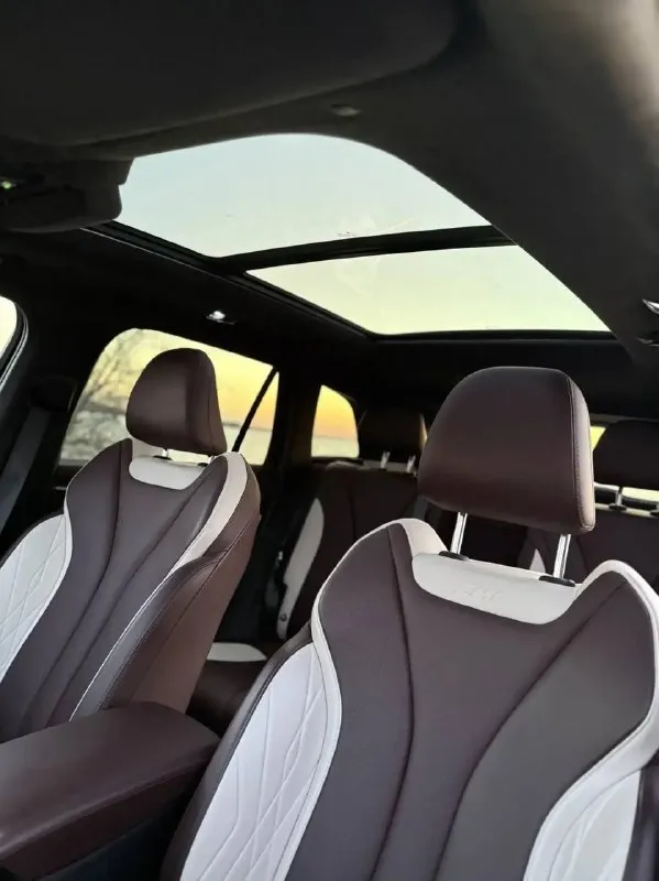 Продается эффектный и современный geely monjaro 2023
•Автомобиль выглядит дорого, притягивает взгляды и выделяется в потоке
•Год выпуска: 2023
•Пробег: 26 000 км
•Полностью родной окрас, без дтп.
•Комплектация максимальная.
•Автомобиль покупался новым, эксплуатировался бережно и аккуратно.
•На гарантии до 150 000 км или 5 лет использования.
•Полностью обслужен.
•То каждые 9 000 км у официально дилера.
•Все документы сохранены.
•Чистый ухоженный салон, без повреждений и посторонних запахов.
3 370 000
+79900096592 Даниил
📲 Tg: данил
📞 Звоните: +7(990)0096592 - фотография - 9