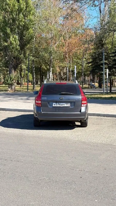 Продам kia ceed 2010г. (универсал)
Сборка:словакия!
Двигатель: 1.6 турбо-дизель
Коробка: механика 6ст
Пробег: 265.000 родной
Очень надежный семейный автомобиль, с большим багажником, пригнана с европы. Более 7 лет в одних руках.
Вся в родном окрасе.
2 Комплекта чехлов.
2 Комплекта резины:
Лето r16(kumho)новая проехала 300км
Зима r15(nokian) целый протектор
Заменена цепь грм, свечи накала. Замена масла каждые 6000 км. Все ставилось оригинальное.
Техническая часть на твердую 5!
Любые проверки.
Заменены динамики в круг играют очень достойно и стоит магнитола teyes с камерой заднего вида, датчики давления в шинах(все вместе обошлось около 100т. Р)видеорегистратор xiaomi 70 mai.
Фары в бронепленке.
Перетянут руль в кожу с алькантарой.
Сигнализация с автозапуском.2 ключа.
Продаю т. К приобрел новое авто
Цена: 790.000 руб торг
Осмотр:макеевка, дальше можно обсудить
+79493986397
.
📞 Звоните: +7(949)3986397 - фотография - 4