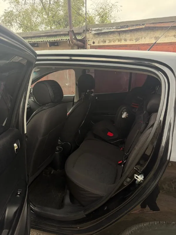 Hyundai i20 2010г.
Г. Донецк
1.4, Кпп автомат.
Пробег 171.000 тыс. Км
Цена: 700.000₽
В продаже семейный автомобиль, причина продажи-покупка авто классом выше.
По машине владею около 3-х лет. По технической части все сделано, есть история обслуживания за время владения авто.
Комплект хорошей зимней резины ikon nordman 7.
Более подробная информация по телефону: 89493552988
.
📞 Звоните: +7(949)3552988 - фотография - 6