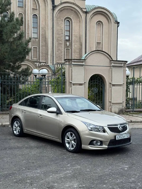Продается chevrolet cruze 2012 год 1.6 мкпп -пробег 195.000 км родной 100% подтвержден автотекой
Цена 715.000 руб + разумный торг реальному покупателю
1 Собственник
2 Ключа
Тех осмотр пройден шевроле круз -двигатель самый надежный в линейки работает идеально не троит не дымит масло не ест !
Коробка также на отлично переключает мягко все передачи не хрустит не вылетает
По ходовой мячик не стучит не гремит на дороге стоит уверено никуда не ведет
Все стекла родные лобовое без трещин
По кузову выглядит отлично без гнили и ржавчины пороги, днище, низа дверей в отличном состояние
Состояние отличное сел и поехал куда угодно из последних вложений новый грм с помпой, масло с фильтрами, свечи, стойки стабилизатора, прокладка клап крышки, тормозные блины с колодками
-Комплектация ls -переоформление без проблем могу присутствовать в мрэо документы кристально чистые без штрафов, запретов и. Т. Д -вин код и номер двигателя читаются идеально
Осмотр макеевка центр -тел +7-949-20-20-555 и есть тг на этом номере - фотография - 3