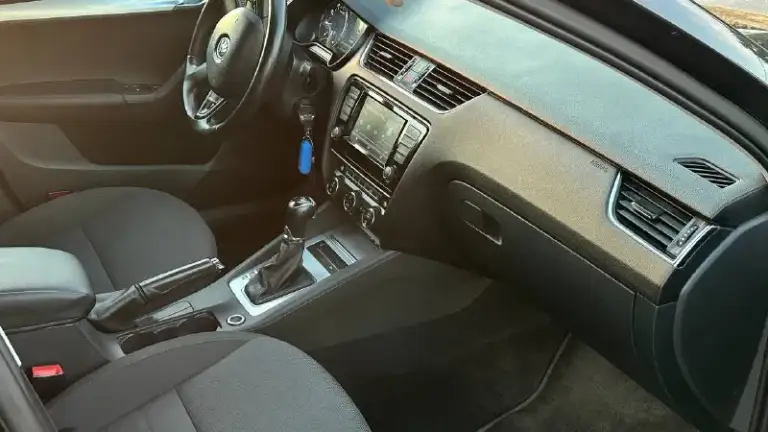 Продам skoda октавию а 7
2015 Года пробег 171 тыс километров мотор 1.4 турбо, машина полностью обслужена, коробка автомат после ремонта еще на гарантии, мотор масло не берет. По технической части без нареканий не гремит не тарахтит масла поменяны. Цена 1🍋400тыс рублей торг…мариуполь тел+79496106193
📲 Tg: сергей владимирович
📞 Звоните: +7(949)6106193 - фотография - 5