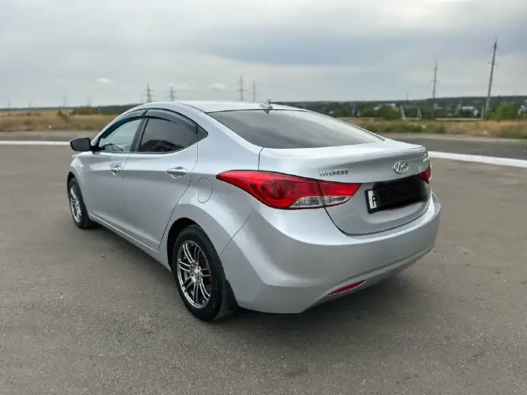 🚗 Продам hyundai elantra 1.6
📅 Год: 2012
🎨 Полностью в заводском окрасе
🪟 Все стёкла родные
📍 Волноваха
Автомобиль в хорошем состоянии, без перекрасов, всё в оригинале.
📞 Телефон: 79496153814
📞 Звоните: +7(949)6153814 - фотография - 4