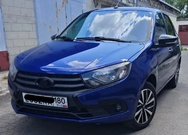 Продаю ваз granta 24 года
Автомобиль в хорошем состоянии как внутри так и снаружи, пробег 40 тысяч.
В дтп не был. Крашеных элементов нет.
По комплектации:
Кондиционер
Подогрев лобового стекла, заднего, зеркал, передних сидений.
Стеклоподъёмники только передние.
Задние парктроники
Установлены противотуманные фары, центральный замок с кнопки, открытие багажника как с пульта так и с кнопки.
Установлена андроид магнитола с камерой заднего вида.
Фары, часть капота и пороги затянуты броне пленкой
По обслуживанию :
Были заменены все стойки на ss20 (зад и перед), так как заводские не устраивали
Масло менял каждые 5-6 тысяч
Осмотр г. Донецк
Цена 950 тысяч, торг(возможен обмен)
Телефон для связи+79493466027
+79001360071
✅ Опубликовать объявление
✍️ Наши отзывы
📞 Звоните: +7(949)3466027 - фотография - 5