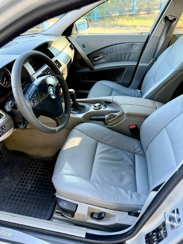 🇩🇪Bmw 525 e60

💰Цена: 800 000р
🏢Город: мариуполь
📅Год выпуска: 2003
⚙️Двигатель: 2.5
⛽Топливо: бензин
⚙️Кпп: автомат

📞 Телефон:

+7-949-727-41-51
+7-989-263-55-56
+7-949-551-91-52

💾 Описание:

🐺 Легендарная 525 лиса в максимально стоковом и опрятном состоянии.

✅Пригнанная с германии в 2006,
Птс оригинал, один владелец.

✅ Мотор и коробка контрактные.

✅ Кондиционер холодит шикарно, салон на электроприводах в состоянии нового, полный электропакет, отличная резина.

✅ Ни одной ошибки ✔️

Улица шевченко 269 - фотография - 9