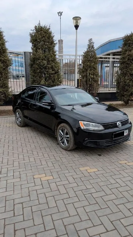 Volkswagen jetta
Год: 2011
Двигатель: 2.5 мт (170 л. С. )
Стоит газ евро-4 (вписан в птс)
Комплектация:
﻿• Кондиционер
﻿• 4 Электро-стеклоподьемника
﻿• Элек
﻿• Esp
﻿• Кожанный салон
﻿• Пологрев передних сидений
﻿• Пологрев зеркал
﻿• Два комплекта ключей
﻿• Два комплекта резины
﻿• Два комплекта ковриков
Машина вложений не требует, сел-поехал.
По птс первый хозяин, любое переоформление. Машина чистая по документам.
Цена: 1🍋
Больше информации по телефону:
Телефон: +79493403789 - фотография - 2