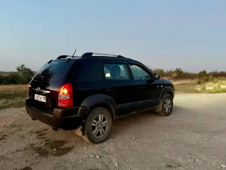 Hyundai tucson 2006 года выпуска с двигателем 2.7 v6, пробег 206 тысяч километров. Автомобиль в родном окрасе.
Машина технически исправна работает абсолютно всё, все расходники заменены, включая масло.
Из недавнего поменял рулевую рейку, подрамник, полностью перебрана подвеска. Вложений не требует, но есть некоторые нюансы по лакокрасочному покрытию: есть рыжики и небольшие дефекты в виду возраста автомобиля. Установлена хорошая сигнализация с автозапуском «старлайн». Также есть андроид-планшет с камерой заднего вида.
Я второй владелец, владею им два года. На машину не жалел денег, продажа не срочная. Цена — 750.000 рублей.
Возможен хороший торг.
Также отдам 4 баллона лето
Осмотр: г. Енакиево.
+79490868143
🙂Опубликовать объявление
🙂Наши отзывы
📞 Звоните: +7(949)0868143 - фотография - 3