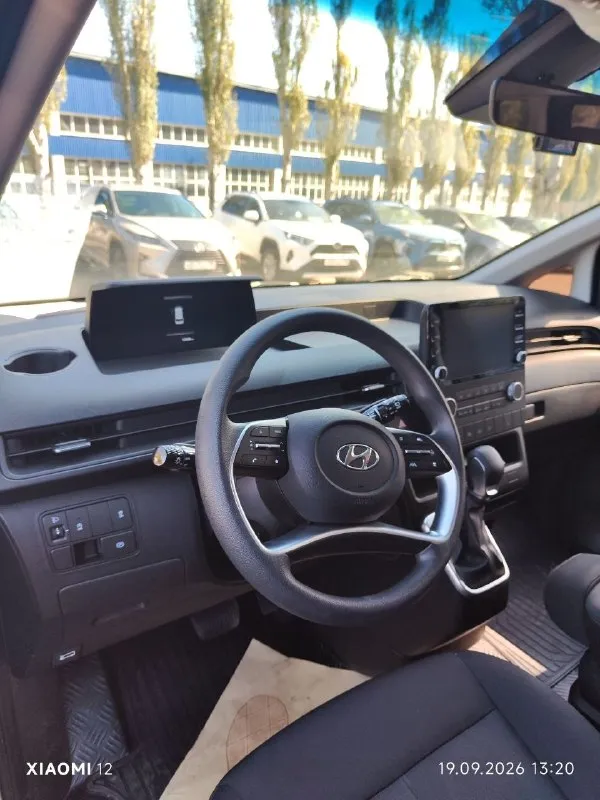 Продам hyundai staria 2022 г, 2.2 дизель 177 л. С турбо пробег 12500 км, салон 3+2+3, осмотр г. Донецк, 4.5 млн, +79493393375 - фотография - 2