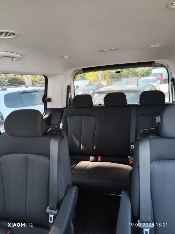 Продам hyundai staria 2022 г, 2.2 дизель 177 л. С турбо пробег 12500 км, салон 3+2+3, осмотр г. Донецк, 4.5 млн, +79493393375 - фотография - 4
