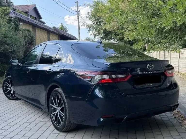 Продам toyota camry 2021 г. — редкая комплектация awd
Надежный и комфортный автомобиль — toyota camry 2021 года выпуска.
Оригинальный пробег — 107 000 км, полностью подтверждён. Машина оформлена на меня, продаю лично я, 1 хозяин по птс
— Система удержания в полосе
— Датчики слепых зон
— Камера заднего вида
— Кожаный салон
— Подогрев сидений
— Apple carplay
— Электро ручник
— Автоматический свет
— И многое другое для комфортной езды
Автомобиль американской сборки 🇺🇸
Установлен один из самых надёжных двигателей в линейке:
2.5 Литра, 206 л. С.
В паре с ним работает 8-ступенчатая автоматическая коробка передач, которая обеспечивает плавную и экономичную езду.
Техническое состояние:
Автомобиль полностью обслужен и не требует никаких вложений
Все жидкости заменены
Установлена абсолютно новая резина
Машина в отличном состоянии — сел и поехал.
Редкий вариант с полным приводом, который действительно сложно найти.
Цена 2.600.000
Остальные все вопросы по телефону
+79495406460

📞 Звоните: +7(949)5406460 - фотография - 2