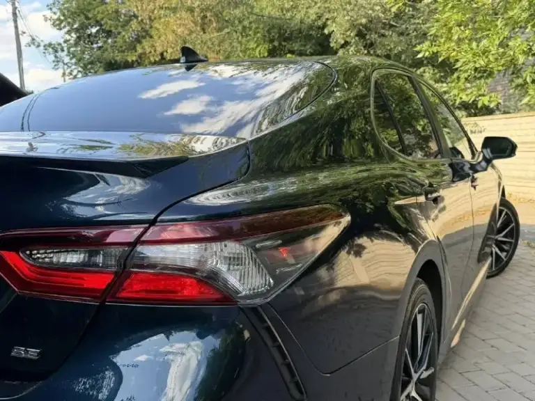 Продам toyota camry 2021 г. — редкая комплектация awd
Надежный и комфортный автомобиль — toyota camry 2021 года выпуска.
Оригинальный пробег — 107 000 км, полностью подтверждён. Машина оформлена на меня, продаю лично я, 1 хозяин по птс
— Система удержания в полосе
— Датчики слепых зон
— Камера заднего вида
— Кожаный салон
— Подогрев сидений
— Apple carplay
— Электро ручник
— Автоматический свет
— И многое другое для комфортной езды
Автомобиль американской сборки 🇺🇸
Установлен один из самых надёжных двигателей в линейке:
2.5 Литра, 206 л. С.
В паре с ним работает 8-ступенчатая автоматическая коробка передач, которая обеспечивает плавную и экономичную езду.
Техническое состояние:
Автомобиль полностью обслужен и не требует никаких вложений
Все жидкости заменены
Установлена абсолютно новая резина
Машина в отличном состоянии — сел и поехал.
Редкий вариант с полным приводом, который действительно сложно найти.
Цена 2.600.000
Остальные все вопросы по телефону
+79495406460

📞 Звоните: +7(949)5406460 - фотография - 3