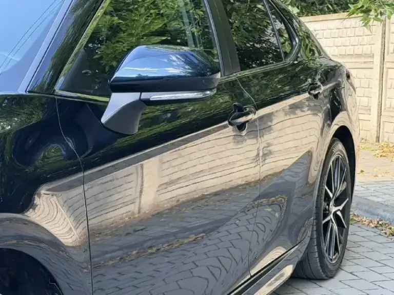 Продам toyota camry 2021 г. — редкая комплектация awd
Надежный и комфортный автомобиль — toyota camry 2021 года выпуска.
Оригинальный пробег — 107 000 км, полностью подтверждён. Машина оформлена на меня, продаю лично я, 1 хозяин по птс
— Система удержания в полосе
— Датчики слепых зон
— Камера заднего вида
— Кожаный салон
— Подогрев сидений
— Apple carplay
— Электро ручник
— Автоматический свет
— И многое другое для комфортной езды
Автомобиль американской сборки 🇺🇸
Установлен один из самых надёжных двигателей в линейке:
2.5 Литра, 206 л. С.
В паре с ним работает 8-ступенчатая автоматическая коробка передач, которая обеспечивает плавную и экономичную езду.
Техническое состояние:
Автомобиль полностью обслужен и не требует никаких вложений
Все жидкости заменены
Установлена абсолютно новая резина
Машина в отличном состоянии — сел и поехал.
Редкий вариант с полным приводом, который действительно сложно найти.
Цена 2.600.000
Остальные все вопросы по телефону
+79495406460

📞 Звоните: +7(949)5406460 - фотография - 4
