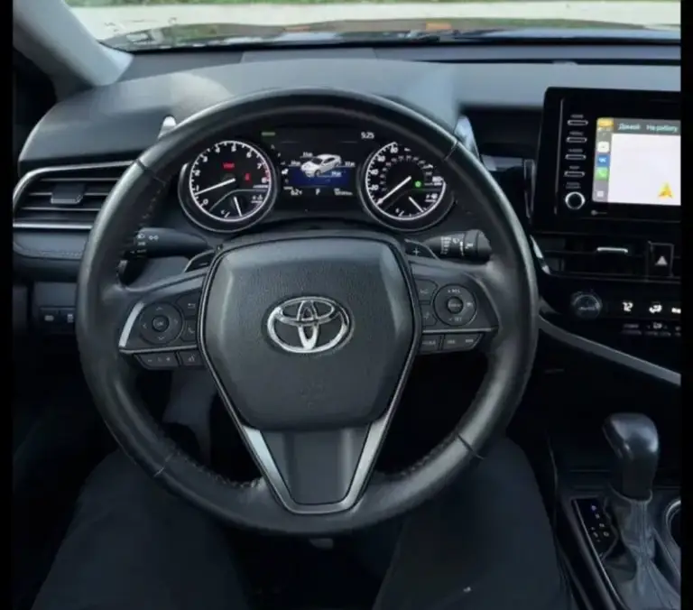 Продам toyota camry 2021 г. — редкая комплектация awd
Надежный и комфортный автомобиль — toyota camry 2021 года выпуска.
Оригинальный пробег — 107 000 км, полностью подтверждён. Машина оформлена на меня, продаю лично я, 1 хозяин по птс
— Система удержания в полосе
— Датчики слепых зон
— Камера заднего вида
— Кожаный салон
— Подогрев сидений
— Apple carplay
— Электро ручник
— Автоматический свет
— И многое другое для комфортной езды
Автомобиль американской сборки 🇺🇸
Установлен один из самых надёжных двигателей в линейке:
2.5 Литра, 206 л. С.
В паре с ним работает 8-ступенчатая автоматическая коробка передач, которая обеспечивает плавную и экономичную езду.
Техническое состояние:
Автомобиль полностью обслужен и не требует никаких вложений
Все жидкости заменены
Установлена абсолютно новая резина
Машина в отличном состоянии — сел и поехал.
Редкий вариант с полным приводом, который действительно сложно найти.
Цена 2.600.000
Остальные все вопросы по телефону
+79495406460

📞 Звоните: +7(949)5406460 - фотография - 7