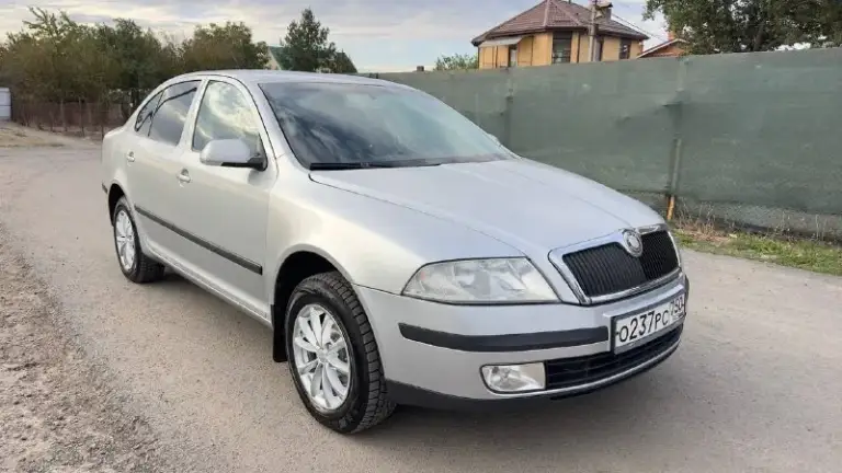 Шкода октавия.
Год 2007
Объем 1.6
Коробка автомат.
Пробег 376т, км
Двигатель без лишних шумов коробка после капетплки заказ наряд на 200т. Руб работает четко без пинков ходовка в норме по салону целая документы в полном порядке приежяйте смотрите есть моменты по кузову виде рыжиков на арках низ дверей на кромке багажника на езду не влияет ни как за эти деньги хороший класс машины надежный комфортный, если не продам дождусь свободного места в молярке устраню моменты по кузову и будит дороже
Цена 440
Тел: +79613130222
Тел: +79495806290
Вотсап - телеграмм - фотография - 2