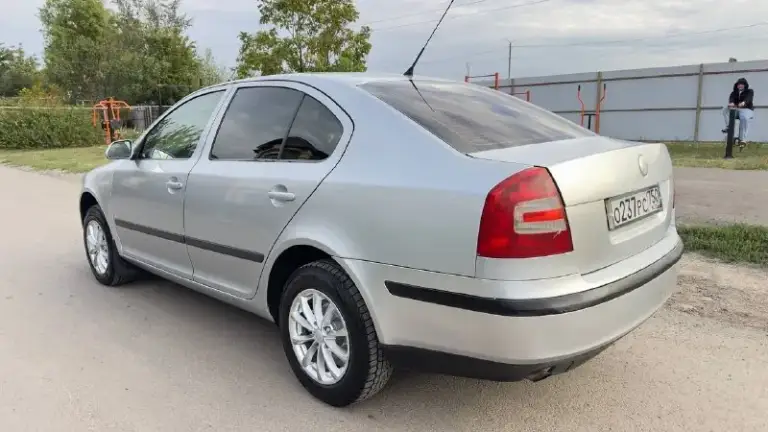 Шкода октавия.
Год 2007
Объем 1.6
Коробка автомат.
Пробег 376т, км
Двигатель без лишних шумов коробка после капетплки заказ наряд на 200т. Руб работает четко без пинков ходовка в норме по салону целая документы в полном порядке приежяйте смотрите есть моменты по кузову виде рыжиков на арках низ дверей на кромке багажника на езду не влияет ни как за эти деньги хороший класс машины надежный комфортный, если не продам дождусь свободного места в молярке устраню моменты по кузову и будит дороже
Цена 440
Тел: +79613130222
Тел: +79495806290
Вотсап - телеграмм - фотография - 6