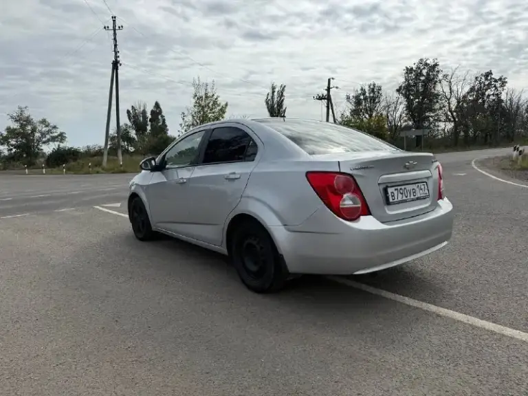 Продам chevrolet aveo t300 2012 года выпуска, двигатель 1.6  116л. С. Пробег 318 000км. В базе пробег 268 000. Машина в хорошем состоянии.
  Авто долго стояло по этому из свежего, подушки двигателя и коробки, масла в акпп и моторе.
 
  На ходу, но технически требует небольших вложений.
 
  3 Владельца за все время, последний владелец девушка с 2021 года.
  Авто не гнилое, дырок нет есть следы коррозии из-за долгого простоя.
 
  430 000 Без торга
 
  Находится в новоазовске
+79498393706
📲 Tg: @zov_transfer_rf
📞 Звоните: +7(949)8393706 - фотография - 2