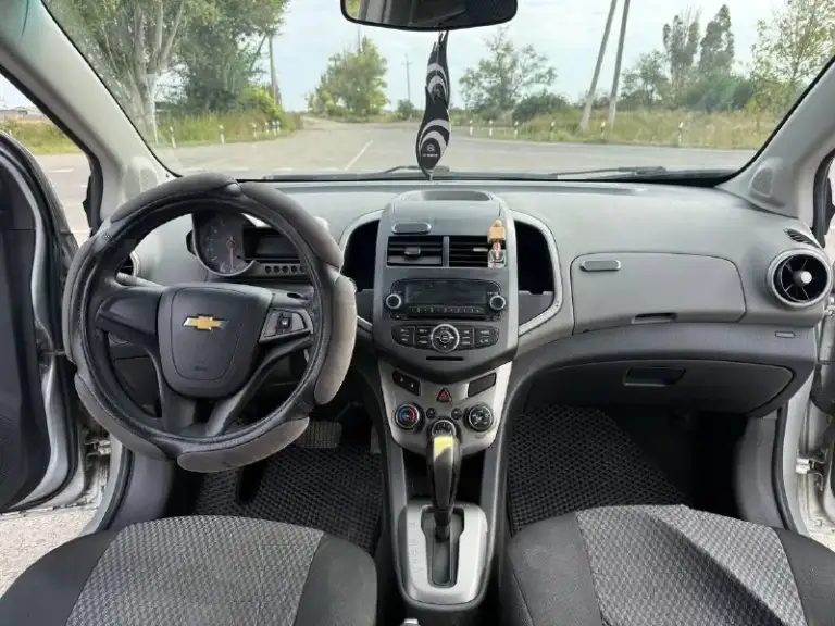 Продам chevrolet aveo t300 2012 года выпуска, двигатель 1.6  116л. С. Пробег 318 000км. В базе пробег 268 000. Машина в хорошем состоянии.
  Авто долго стояло по этому из свежего, подушки двигателя и коробки, масла в акпп и моторе.
 
  На ходу, но технически требует небольших вложений.
 
  3 Владельца за все время, последний владелец девушка с 2021 года.
  Авто не гнилое, дырок нет есть следы коррозии из-за долгого простоя.
 
  430 000 Без торга
 
  Находится в новоазовске
+79498393706
📲 Tg: @zov_transfer_rf
📞 Звоните: +7(949)8393706 - фотография - 6