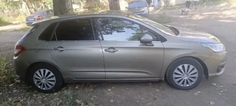 Продам citroen с 4,2012 года выпуска.1.6 5ти ступка, механика.
Пробег 158 тыс.
Стекла все родные,
Два комплекта резины новые.
Два ключа,
Машина не гнилая от слова совсем,
Полная комплектация,
Подогрев сидений,
Центральный замок,
Умный свет,
Климат контроль работает в обе стороны отлично.
Ручник держит,
Техосмотр пройден.
Всё работает, всё светится.
Контрактный двигатель,
Хозяин. Любое переоформление.
Вопросы по телефону+79495705215
Горловка
Цена 500 т. Р.
📞 Звоните: +7(949)5705215 - фотография - 3