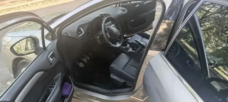 Продам citroen с 4,2012 года выпуска.1.6 5ти ступка, механика.
Пробег 158 тыс.
Стекла все родные,
Два комплекта резины новые.
Два ключа,
Машина не гнилая от слова совсем,
Полная комплектация,
Подогрев сидений,
Центральный замок,
Умный свет,
Климат контроль работает в обе стороны отлично.
Ручник держит,
Техосмотр пройден.
Всё работает, всё светится.
Контрактный двигатель,
Хозяин. Любое переоформление.
Вопросы по телефону+79495705215
Горловка
Цена 500 т. Р.
📞 Звоните: +7(949)5705215 - фотография - 5