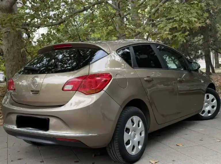 Продам opel astra 2014 года
Объем двигателя, 1.6
Коробка автомат, самая надежная комбинация между двигателем и коробки
Пробег, 94.000 родной готов на любые проверки !
Автомобиль гаражного хранения
Без дтп
В родном окрасе
Автомобиль полностью обслужен от а до я
Вложений не каких не требует
Отличный выбор для тех, кто ищет надежный и комфортный автомобиль. Он гарантирует безопасность и комфорт в любых условиях
Я хозяйка автомобиля, переоформление без проблем
В комплектации есть все для удобства, более детально расскажу по телефону
+7 (949) 537-08-64
Цена 860.000
📲 Tg: сюзанна
📞 Звоните: +7(949)5370864 - фотография - 1