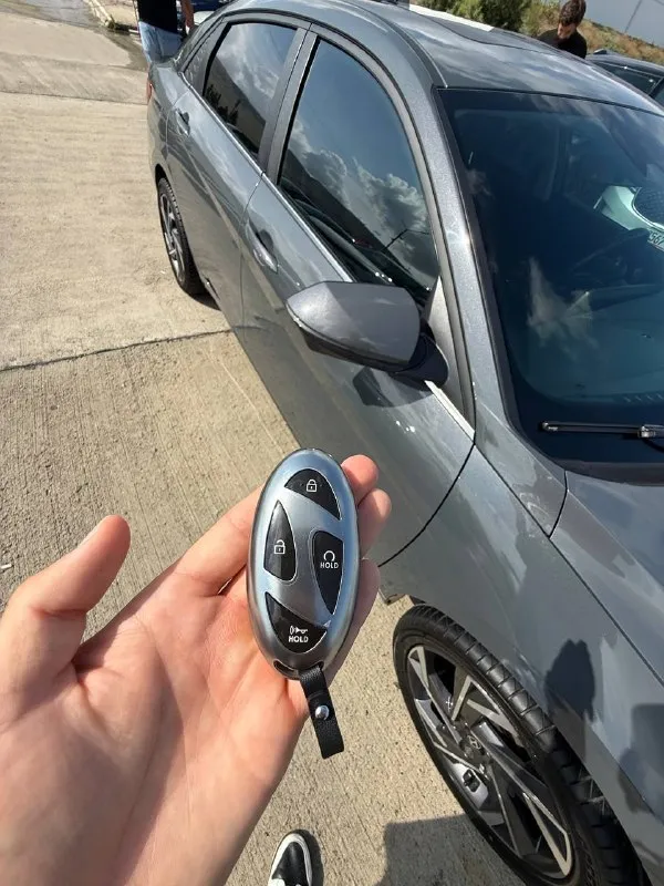 🔹Hyundai elantra limited 🔹

Год: 2023/9
Двигатель: 2.0 atmo(150 л. С. )
Привод: передний
Пробег: 55 500 км
Цена: 2.200 000 руб под 🔑
➖➖➖➖➖➖➖➖➖➖
Есть видео обзор 📹
По всем вопросам:
+79494093550 ✈️
+79498496669 📞 - фотография - 8