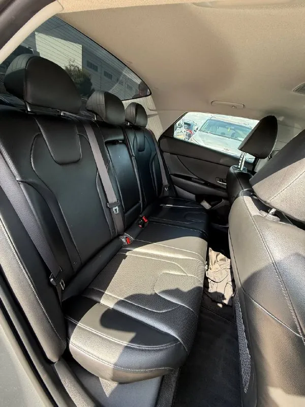 🔹Hyundai elantra limited 🔹

Год: 2023/9
Двигатель: 2.0 atmo(150 л. С. )
Привод: передний
Пробег: 55 500 км
Цена: 2.200 000 руб под 🔑
➖➖➖➖➖➖➖➖➖➖
Есть видео обзор 📹
По всем вопросам:
+79494093550 ✈️
+79498496669 📞 - фотография - 9