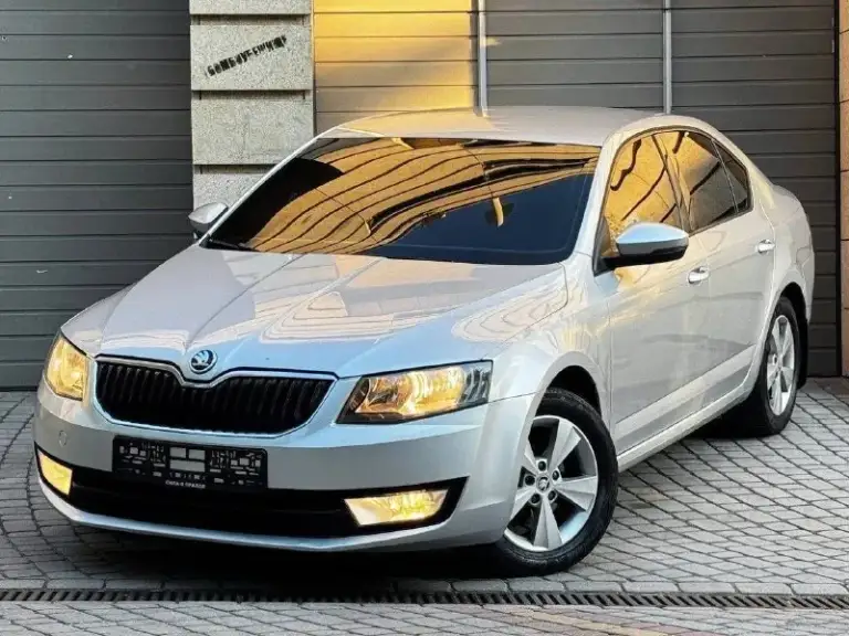 В продаже skoda octavia a7 рейсталенг
Год выпуска 2015
Кпп механическая 6 ступенчатая
Объем 1.4 турбо:140.лс
Цена 930.000
Максимальная комплектация!двухзонный климат контроль, подогрев сидений, подогрев стекл, электро складывание боковых зеркал, полный мультируль, датчик дождя, датчик света, подогрев лобового переднего заднего, подогрев боковых зеркал, система адаптивного освещения afs, abs/esp, многофункциональный бортовой компьютер, проекция климата,
4 Электростеклоподъемника
Зарядное устройство v12
Два комплекта резины с дисками.
И много чего прочего для комфортного вождения.
История автомобиля прозрачна и чиста.
Куплен и обслуживался у официального дилера, в службах не использовалась, замена всех расходников была по регламенту, автомобиль не требует вложений от слова совсем!
Готов на любые проверки с вашей стороны
Диагностическая карта в наличии
У автомобиля отсутствуют ваговские болячки.
Все системы работают идеально, без ошибок и замечаний.
Цена 930.000
+7949-517-48-
📞 Звоните: +7(949)5174855 - фотография - 2