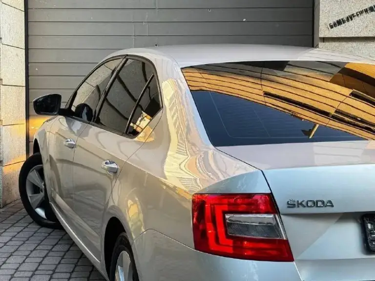 В продаже skoda octavia a7 рейсталенг
Год выпуска 2015
Кпп механическая 6 ступенчатая
Объем 1.4 турбо:140.лс
Цена 930.000
Максимальная комплектация!двухзонный климат контроль, подогрев сидений, подогрев стекл, электро складывание боковых зеркал, полный мультируль, датчик дождя, датчик света, подогрев лобового переднего заднего, подогрев боковых зеркал, система адаптивного освещения afs, abs/esp, многофункциональный бортовой компьютер, проекция климата,
4 Электростеклоподъемника
Зарядное устройство v12
Два комплекта резины с дисками.
И много чего прочего для комфортного вождения.
История автомобиля прозрачна и чиста.
Куплен и обслуживался у официального дилера, в службах не использовалась, замена всех расходников была по регламенту, автомобиль не требует вложений от слова совсем!
Готов на любые проверки с вашей стороны
Диагностическая карта в наличии
У автомобиля отсутствуют ваговские болячки.
Все системы работают идеально, без ошибок и замечаний.
Цена 930.000
+7949-517-48-
📞 Звоните: +7(949)5174855 - фотография - 4