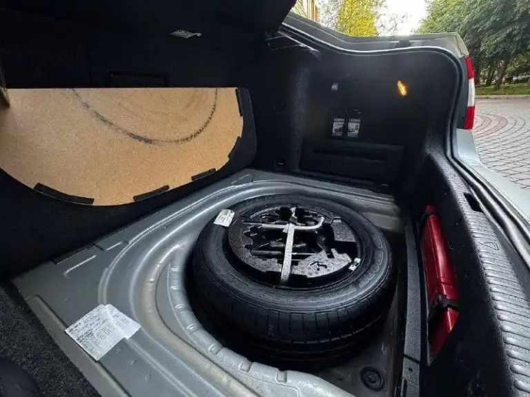 В продаже skoda octavia a7 рейсталенг
Год выпуска 2015
Кпп механическая 6 ступенчатая
Объем 1.4 турбо:140.лс
Цена 930.000
Максимальная комплектация!двухзонный климат контроль, подогрев сидений, подогрев стекл, электро складывание боковых зеркал, полный мультируль, датчик дождя, датчик света, подогрев лобового переднего заднего, подогрев боковых зеркал, система адаптивного освещения afs, abs/esp, многофункциональный бортовой компьютер, проекция климата,
4 Электростеклоподъемника
Зарядное устройство v12
Два комплекта резины с дисками.
И много чего прочего для комфортного вождения.
История автомобиля прозрачна и чиста.
Куплен и обслуживался у официального дилера, в службах не использовалась, замена всех расходников была по регламенту, автомобиль не требует вложений от слова совсем!
Готов на любые проверки с вашей стороны
Диагностическая карта в наличии
У автомобиля отсутствуют ваговские болячки.
Все системы работают идеально, без ошибок и замечаний.
Цена 930.000
+7949-517-48-
📞 Звоните: +7(949)5174855 - фотография - 8