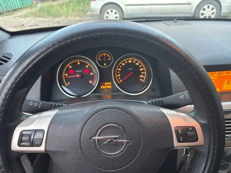 Продам opel astra h универсал 2007 г, 1.9 turbo, мт 6 ступенчатая. Дизель. Пробег 293000 км. 4 стеклоподъемника с доводчиками, датчики света и дождя, омыватель фар, мультируль, круиз контроль, климат ( заправили в августе 2026), подогрев передних сидений. Диски r16 на летней резине + зимняя. В багажнике полноразмерная запаска. Торг на кузовных косяках. Цена 500 000. То пройдено. Осмотр в макеевке. +79493083590
✅ Опубликовать объявление
✍️ Наши отзывы
📞 Звоните: +7(949)3083590 - фотография - 2