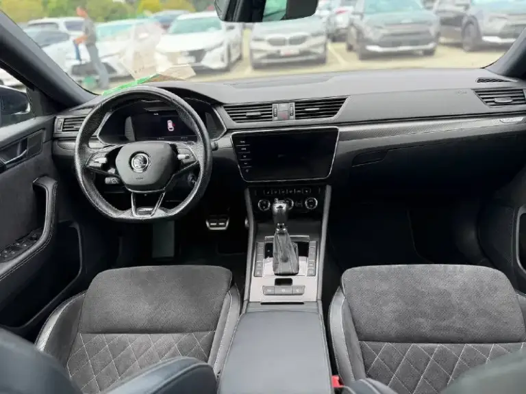 🔹Skoda superb 🔹

Год: 2022
Двигатель: 2.0 дизель(150 л. С. )
Привод: передний
Пробег: 98 500 км
Цена: 3.250 000 руб под 🔑
➖➖➖➖➖➖➖➖➖➖
Есть видео обзор 📹
По всем вопросам:
+79494093550 ✈️
+79498496669 📞 - фотография - 8