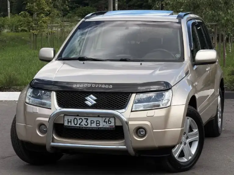 В продаже suzuki grand vitara 2.0 л, 4wd, . Есть (пропан) 4-е поколение, баллон - 45 л. Полный привод с блокировками, понижающими. Находится в одной семье с 2016 г (более 10 лет) максимальная комплектация: jlx-e se exclusive. Кузов в заводском окрасе, без очагов коррозии.
Двигатель 2.0 л (j20a) 140 л. С, прост и надёжен, работает ровно, ошибок нет. Замена цепи в мае 2025 г, 18 тыс км назад. Автомат без нареканий, всеми известный ”aisin” масло свежее. Ходовая перебиралась в апреле - отрабатывает отлично. Климат заправлен в средине лета. Люк не течёт.
В автомобиле есть : климат и круиз, мультируль, бесключевой доступ, люк, подогревы сидений и зеркал, доводчики всех окон, омыватели оптики, штатный ксенон, бортовой компьютер и т. Д и т. П. Резина kumho, практически новая, на 17х дисках. Техосмотр пройден, есть диагностическая карта.
Цена : 730.000 рублей. Рассрочки и обмена нет. Территориально находится в г макеевка
📲 Tg: дмитрий
📞 Звоните: +7(949)0033327 - фотография - 2