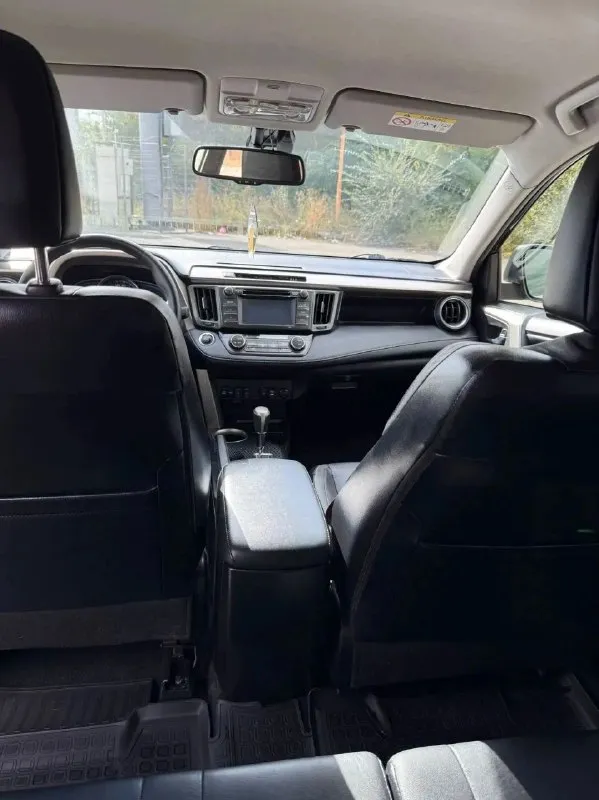 Продам toyota rav4
Собственник
Японская сборка
Год выпуска:2015
Объем двигателя 2.5 бензин
Родной пробег 112.000км
Коробка автомат
Любые проверки
Птс оригинал
Родные стёкла
Старт-стоп
Два комплекта резины
Два комплекта ключей
Антиблокировочная система (abs).
Система стабилизации (esp).
Крепление isofix для детских кресел.
Датчик давления в шинах.
Бортовой компьютер.
Климат-контроль.
Круиз-контроль.
Подогрев руля и лобового стекла.
Камера заднего вида.
Кожаный салон.
Диски r18.
Электропривод открывания багажника
Г. Донецк
Цена 2 🍋 650.000₽
Торг исключительно у капота
+79493080038
Https://autoteka. Ru/report/web/uuid/0ca99b43-44e7-4f1c-9ea8-303090051a6a?fromsource=androidsharing - фотография - 5