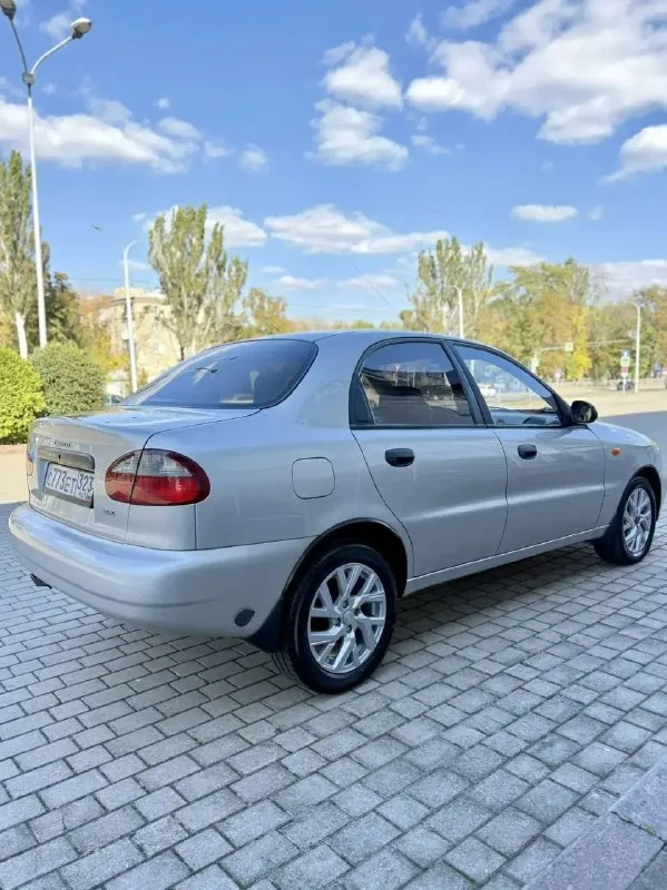 Продам деу ланос sx 2007г.
Чистокровный поляк
Двигатель 1.6 16 кл.
Установлено и зарегистрировано евро 4
Автомобиль в заводском окрасе, без гнили и ржавчины.
Пробег 138 000 км
Один собственник с момента покупки в автосалоне донецка.
Комплектация максимальная: кондиционер (заправлен, работает), гур, подушка, abs, стеклоподъемники.
Так же по авто много доработок, весь прошумлен, стоит отличный свет с двухфакторными противотуманками, магнитола пионер с dvd.
Клапанную крышку поставили из метала, навсегда устранив течь из под нее.
В недавнем времени полностью обслужили ходовую, с заменой всех амортизаторов.
Также установили новые диски с новой резиной ykohama r15.
Юридически чистый, тех осмотр пройден
Еще много информации по тел: +79496167066
Цена 365 000 руб.
📲 Tg: @jlajl1
📞 Звоните: +7(949)6167066 - фотография - 3