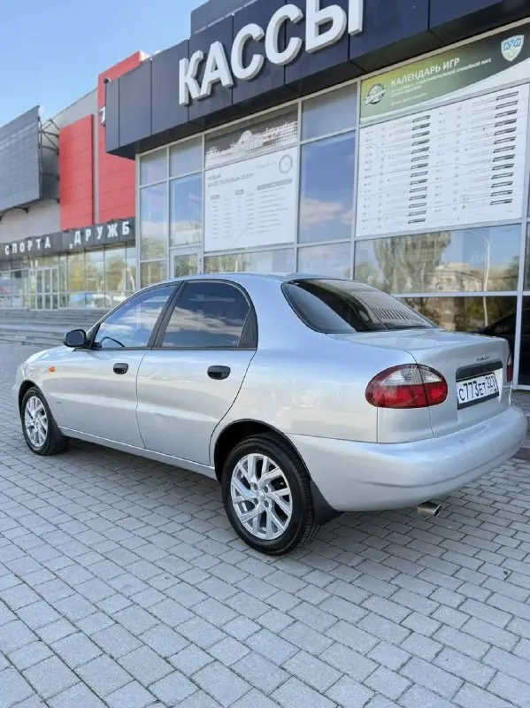 Продам деу ланос sx 2007г.
Чистокровный поляк
Двигатель 1.6 16 кл.
Установлено и зарегистрировано евро 4
Автомобиль в заводском окрасе, без гнили и ржавчины.
Пробег 138 000 км
Один собственник с момента покупки в автосалоне донецка.
Комплектация максимальная: кондиционер (заправлен, работает), гур, подушка, abs, стеклоподъемники.
Так же по авто много доработок, весь прошумлен, стоит отличный свет с двухфакторными противотуманками, магнитола пионер с dvd.
Клапанную крышку поставили из метала, навсегда устранив течь из под нее.
В недавнем времени полностью обслужили ходовую, с заменой всех амортизаторов.
Также установили новые диски с новой резиной ykohama r15.
Юридически чистый, тех осмотр пройден
Еще много информации по тел: +79496167066
Цена 365 000 руб.
📲 Tg: @jlajl1
📞 Звоните: +7(949)6167066 - фотография - 4