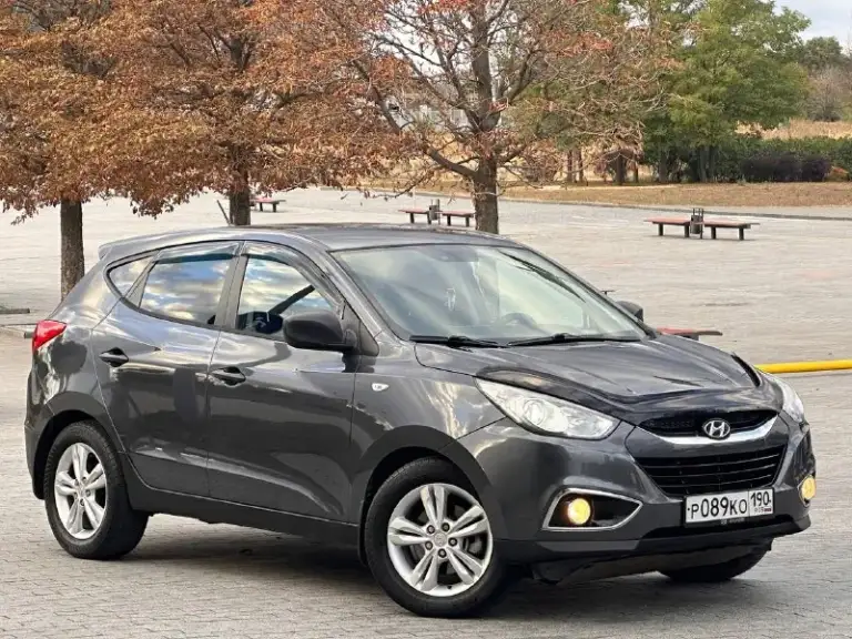 Продам автомобиль практически в новом состоянии
Hyundai ix35 бензин!
Коробка автомат aisiin 6ст самая надежная!
Год выпуска 2010.
(Пробег оригинальный 98.000км)
Осмотр в донецке.
Автомобиль в идеальном состоянии, и с маленьким пробегом, вложений никаких не требует, полностью обслужен.
Комплектация: авто свет. Авто дождь. Круиз контроль. Подогрев лобового. Подогрев всех сидений. Кожаный мультируль. Тесла монитор. Сигнализация с автозапуском. Новая резина заводские диски.
Скажу своими словами в таком состоянии, и с маленьким пробегом, практически не найти.
Цена 1.180.000
▶️Смотреть больше фото◀️
Телефон +79494009737
Если не доступен звоните несколько раз связь плохая.
📲 Tg: n_77
📞 Звоните: +7(949)4009737 - фотография - 1