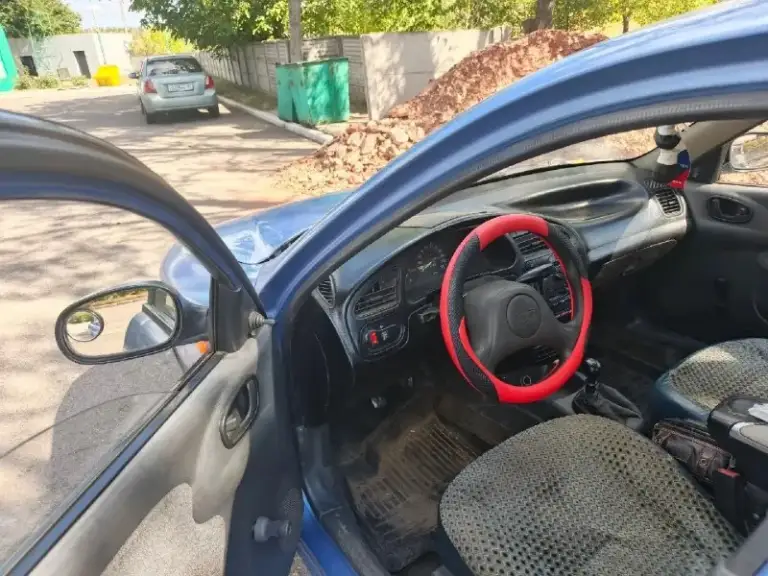 Продам daewoo sens ( сенс ). 2007. Газ- метан!!!. Зарегистрирован. Баллон металлический 16 кубов. Летом этого года прошёл опрессовку (есть документы для техосмотра и заправочный талон). Машина по кузову живая, без гнилья и рыжей, подкрасы естественно были, без иллюзий, обычная рабочая лошадка которая за копейки возит пятую точку 😊. По расходу примерно 300₽ на 150км по городу. Много лет не нюхала бензина, восстановил полностью топливную сиситему, начиная с замены бензонасоса, нового эмулятора форсунок, замены самих форсунок, шлангочек, резиночек, замены дросселя, обр. Топл. Клапана. , новые косы на форсунки. Из недавнего по техничке сделано:
Новое масло рольф 10w40 ( не дымит, масло не берет).
Новый расширительный бачок плюс антифриз, , феликс, , розовый.
Новый стартер редукторный.
Новая магнитола не дешевая + динамики
Ремень генератора
Датчик скорости
Новые дорогие колодки плюс направляйки и пыльники
Новые усиленные опоры, стойки стабилизатора, обе шаровые и рулевые након
📞 Звоните: +7(949)3236024 - фотография - 4