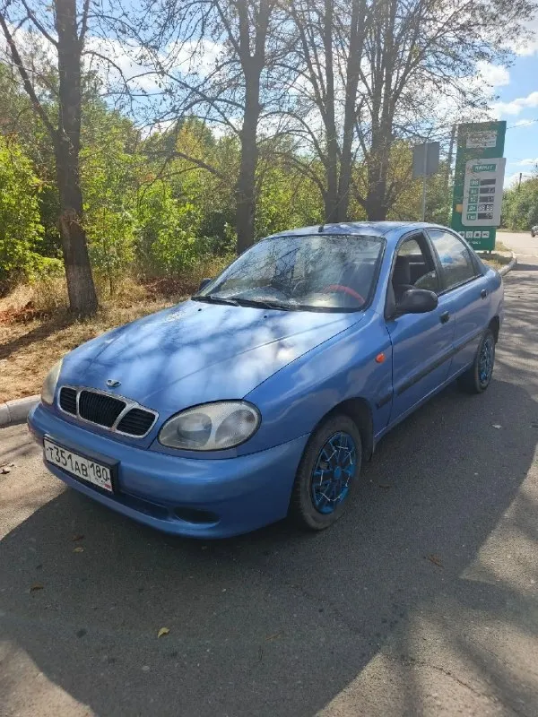 Продам daewoo sens ( сенс ). 2007. Газ- метан!!!. Зарегистрирован. Баллон металлический 16 кубов. Летом этого года прошёл опрессовку (есть документы для техосмотра и заправочный талон). Машина по кузову живая, без гнилья и рыжей, подкрасы естественно были, без иллюзий, обычная рабочая лошадка которая за копейки возит пятую точку 😊. По расходу примерно 300₽ на 150км по городу. Много лет не нюхала бензина, восстановил полностью топливную сиситему, начиная с замены бензонасоса, нового эмулятора форсунок, замены самих форсунок, шлангочек, резиночек, замены дросселя, обр. Топл. Клапана. , новые косы на форсунки. Из недавнего по техничке сделано:
Новое масло рольф 10w40 ( не дымит, масло не берет).
Новый расширительный бачок плюс антифриз, , феликс, , розовый.
Новый стартер редукторный.
Новая магнитола не дешевая + динамики
Ремень генератора
Датчик скорости
Новые дорогие колодки плюс направляйки и пыльники
Новые усиленные опоры, стойки стабилизатора, обе шаровые и рулевые након
📞 Звоните: +7(949)3236024 - фотография - 7