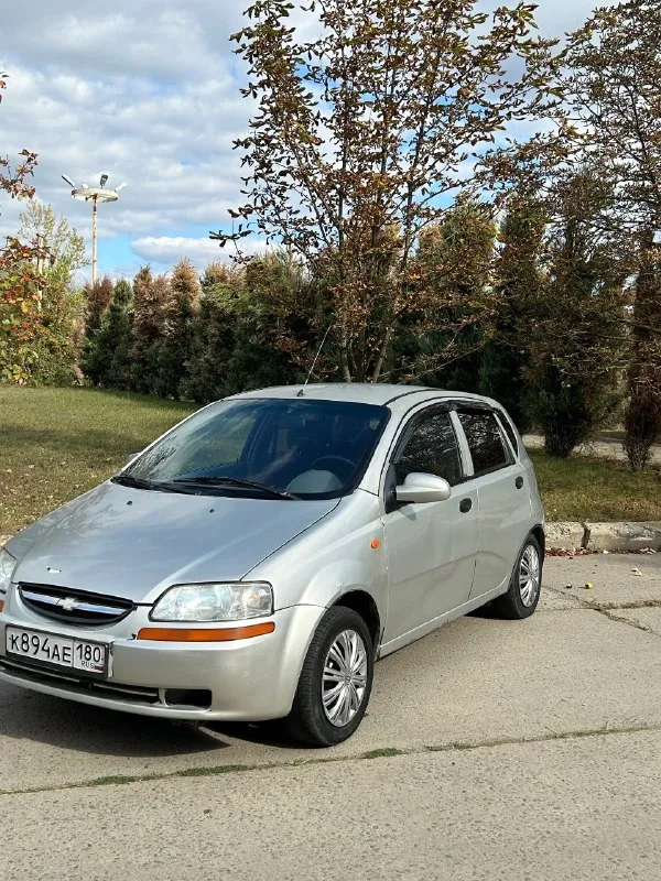 ‼️В продаже ‼️shevrolet aveo газ/бензин - 2005г.
Действительная диагностическая карта, газ евро-4(вписан в птс)
Двигатель 1.5, работает отлично, не дымит, не троит.
Мкпп 5 ступка, переключается исправно, бывает 4 передача вылетает.
Ходовая нормальная, в комплекте с машиной отдам еще запчастей новых к ней. По технике отлично, никогда не подводила
Юр. Чистая - я хозяин. Переоформление без проблем.
По электрике все работает, кондиционер работает(заправлен) дует исправно, 4 эсп, гур, эл. Регулировка зеркал, эл. Корректор фар, свет, в общем все работает.
Ремень грм и ремень генератора с роликами поменяны 3.500км назад.
Гбц новая. Газ обслужен(фильтра, датчики поменяны)
Установлена неплохая музыка с планшетом.
Пороги гнилые!!! Днище целое!!! Комплектом отдам новые пороги.
Иллюзий не стройте, по кузову видно на фото.
Цена - 200.000₽
Г. Донецк, пролетарский район. +79490332693
.
📞 Звоните: +7(949)0332693 - фотография - 2