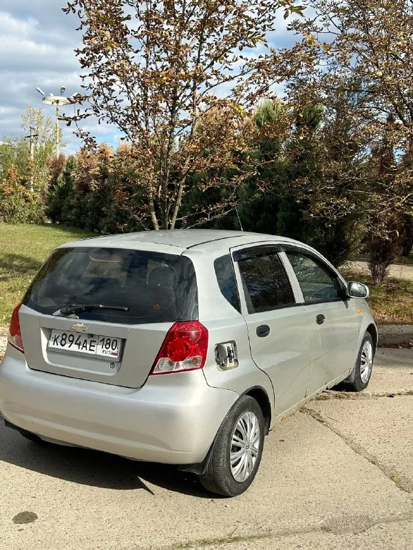 ‼️В продаже ‼️shevrolet aveo газ/бензин - 2005г.
Действительная диагностическая карта, газ евро-4(вписан в птс)
Двигатель 1.5, работает отлично, не дымит, не троит.
Мкпп 5 ступка, переключается исправно, бывает 4 передача вылетает.
Ходовая нормальная, в комплекте с машиной отдам еще запчастей новых к ней. По технике отлично, никогда не подводила
Юр. Чистая - я хозяин. Переоформление без проблем.
По электрике все работает, кондиционер работает(заправлен) дует исправно, 4 эсп, гур, эл. Регулировка зеркал, эл. Корректор фар, свет, в общем все работает.
Ремень грм и ремень генератора с роликами поменяны 3.500км назад.
Гбц новая. Газ обслужен(фильтра, датчики поменяны)
Установлена неплохая музыка с планшетом.
Пороги гнилые!!! Днище целое!!! Комплектом отдам новые пороги.
Иллюзий не стройте, по кузову видно на фото.
Цена - 200.000₽
Г. Донецк, пролетарский район. +79490332693
.
📞 Звоните: +7(949)0332693 - фотография - 6
