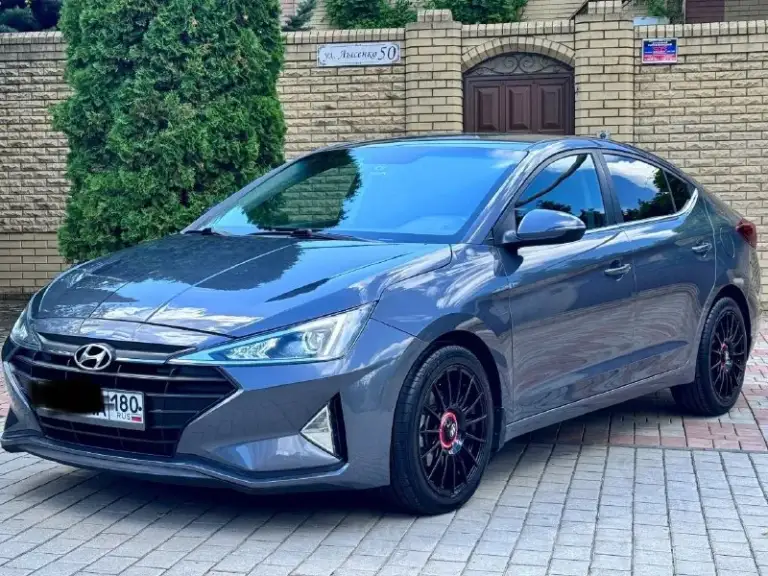 Продам hyundai elantra 2020 г 2.0 ат ( 150 л. С) пробег 109 000 км автомобиль официальный покупали в автосалоне. Автомобиль полностью весь обслуживан кузов в отличном состоянии с салон в идеальном состоянии. Самая максимальная комплектация. Дополнительно устанавливал адаптация света led фары 70 000 руб. + полностью всё обе шумка кузова 100 000 руб. Новая летняя резина с титановыми дисками 100 000 руб влажу делал все для себя масла фильтра все вовремя меняю семейная хозяйская машина цена 1 5 0 0000 руб. Телефон +7 949 508 96 15 вячеслав донецк - фотография - 3