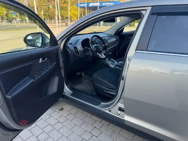 Kia sportage
2015 Год
Двигатель 2.0 бензин
Коробка автомат
Автомобиль в отличном состоянии,
Кузов без дтп весь в заводском окрасе,
Двигатель работает как часики, без посторонних шумов !
Вообщем машина без вложения готов на любые проверки с вашей стороны !
С документами все в порядке продажа с полным переоформлением в мрэо !
Г. Донецк
Цена 1.415 тыс. ₽
(Возможен обмен, а также продажа в кредит)
Звоните остальное по
+79495210905
📲 Tg: r. B
📞 Звоните: +7(949)5210905 - фотография - 7