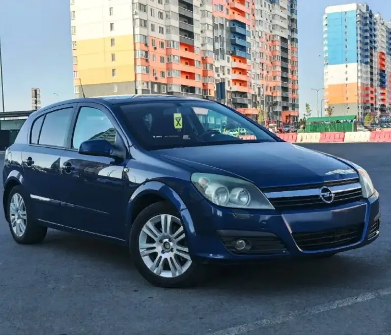 Продам opel astra h. 2006 год. Отличной живой автомобиль без дтп! Мотор 1.6 (105лс)
Отличная комплектация есть все для комфортной езды ( климат круиз подогревы обогревы полный электропакет хорошая музыка )
Техника без вложений. Двс мкпп подвеска без вложений. Сел поехал. Осмотр донецк. Все остальные вопросы по телефону +79490822047 связь плохая. Мах и телеграмм на номере. Цена 375.000₽ торг символический будет у капота. Есть зимняя резина в идеальном состоянии. Отличная машина по цене автоваза - фотография - 2