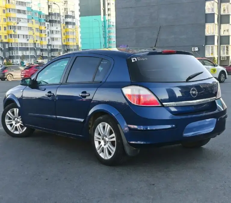 Продам opel astra h. 2006 год. Отличной живой автомобиль без дтп! Мотор 1.6 (105лс)
Отличная комплектация есть все для комфортной езды ( климат круиз подогревы обогревы полный электропакет хорошая музыка )
Техника без вложений. Двс мкпп подвеска без вложений. Сел поехал. Осмотр донецк. Все остальные вопросы по телефону +79490822047 связь плохая. Мах и телеграмм на номере. Цена 375.000₽ торг символический будет у капота. Есть зимняя резина в идеальном состоянии. Отличная машина по цене автоваза - фотография - 3