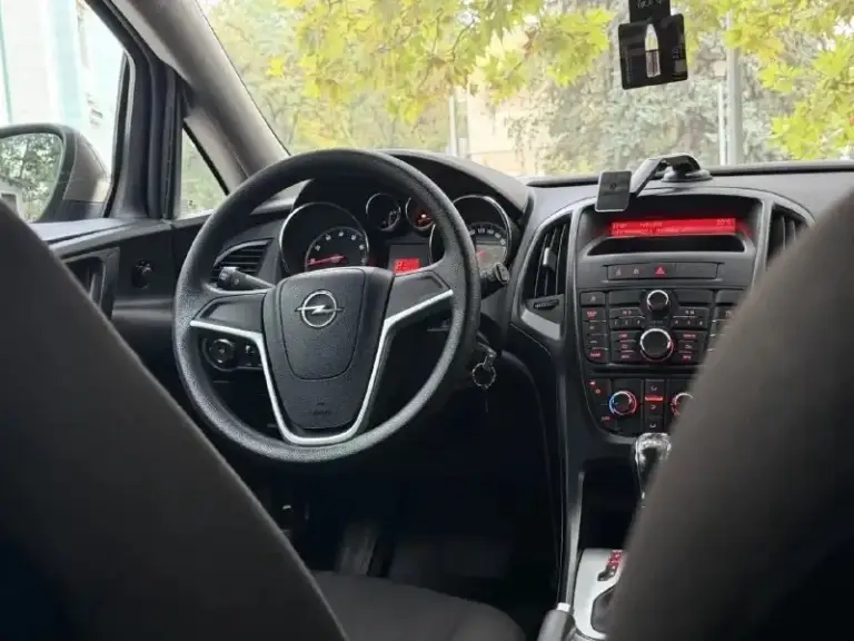 Продам opel astra 2014 года
Объем двигателя, 1.6
Коробка автомат, самая надежная комбинация между двигателем и коробки
Пробег, 94.000 родной готов на любые проверки !
Автомобиль гаражного хранения
Без дтп
В родном окрасе
Автомобиль полностью обслужен от а до я
Вложений не каких не требует
Отличный выбор для тех, кто ищет надежный и комфортный автомобиль. Он гарантирует безопасность и комфорт в любых условиях
Я хозяйка автомобиля, переоформление без проблем
В комплектации есть все для удобства, более детально расскажу по телефону
+7 (949) 537-08-64
Цена 830.000 - фотография - 5