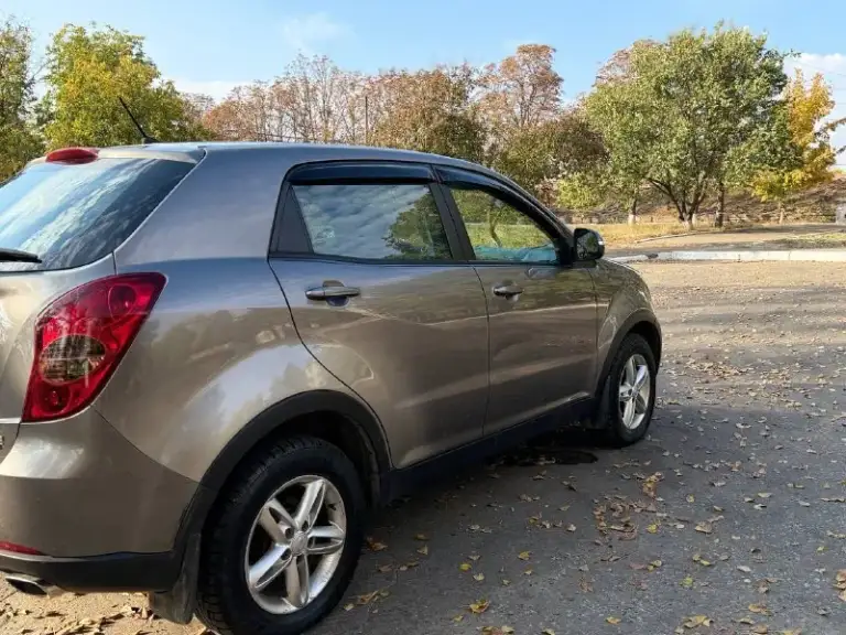 🚀Продам
🚗Ssangyong actyon 
Санг енг акшен
Год выпуска: 2011
Пробег: 230.000
Машина на дизеле

🔥Акпп с выбором режимов
Полный привод + блокировка

🥇1 Собственник всю жизнь
Все заказ наряды на руках за 15 лет!!!

Сервисная книга(полное обслуживание у диллера)
Два ключа
Родное остекление
Родной окрас
Двигатель работает идеально, ходовая после ремонта. Экология вся на месте.
4 Эсп
Зимний пакет(подогрев сидений, зеркал, заднего стекла)
Не плохая акустика
Чистый салон, задний ряд как новый

📸Предоставляю видео обзор автомобиля по требованию!

🏛Юридически автомобиль чист, никаких штрафов и запретов!

🏢Осмотр: амвросиевка
Для продажи авто могу приехать к вам.

💰Цена: 900.000 рублей
Реальным покупателям торг

☎️Телефоны для связи:
+79493391770
+79490789890 - фотография - 3