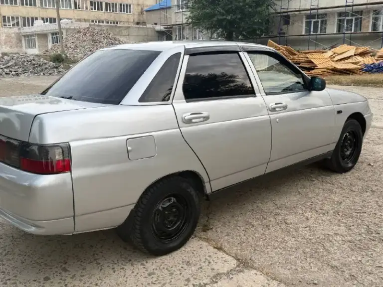 🚀Продам 🔵ваз 2110
➡️Год выпуска: 2002
➡️Объём двигателя: 1.5 л,
➡️Пробег: 200.000 км

✅Автомобиль в хорошем состоянии! По кузову есть возрастные нюансы, коробка переключает отлично. Мотор работает ровно, не троит и не дымит, отличный автомобиль за данную стоимость.

Комплектация:👇
- 2 Эсп
- Магнитола
- Диодные птф
- Подогрев сидений
- Подогрев заднего стекла
📸Предоставляю видео обзор автомобиля по требованию!

🏛Юридически автомобиль чист, никаких штрафов и запретов!

🏢Осмотр: амвросиевка
Для продажи авто могу приехать к вам.

💰Цена:200.000 рублей
Быстрым торг‼️

☎️Телефоны для связи:
+79493391770
+79490789890 - фотография - 4